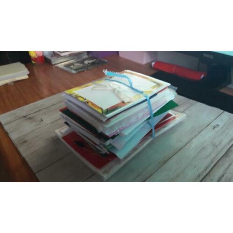 Opruiming!!div.kaarten, prikken,borduren, stickers e.d.
