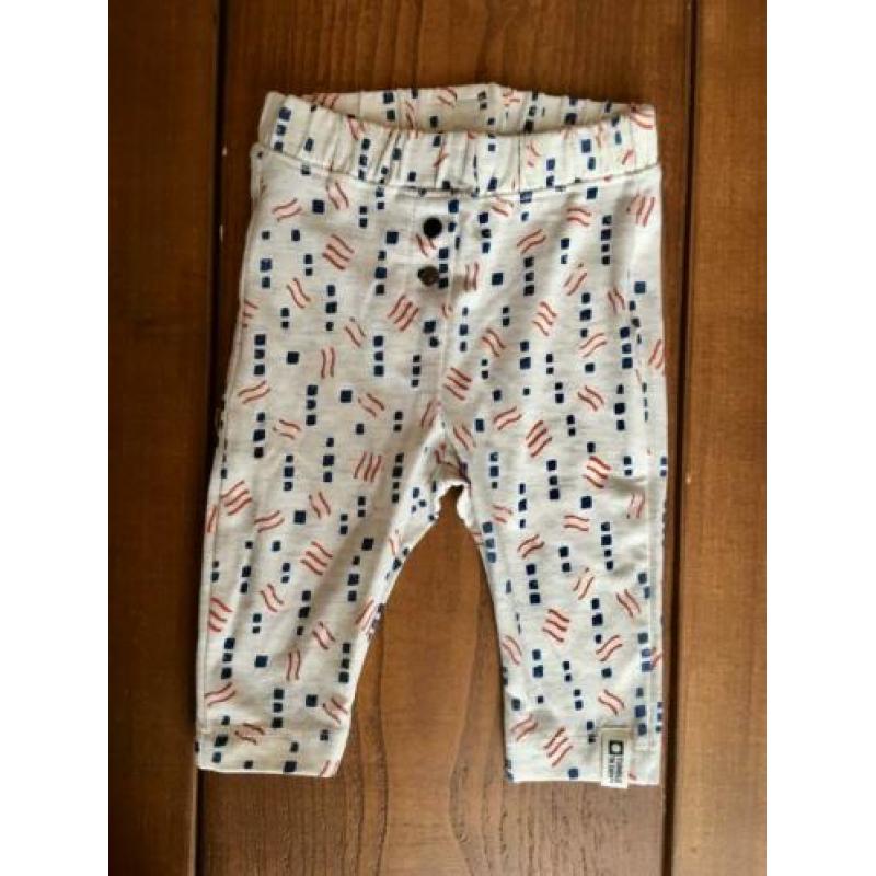 Twee tijdloze unisex boekjes/leggings Tumble ‘n Dry maat 56