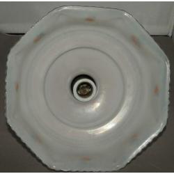 Antieke hanglamp met opaalglas kap en goud bloemen decoratie