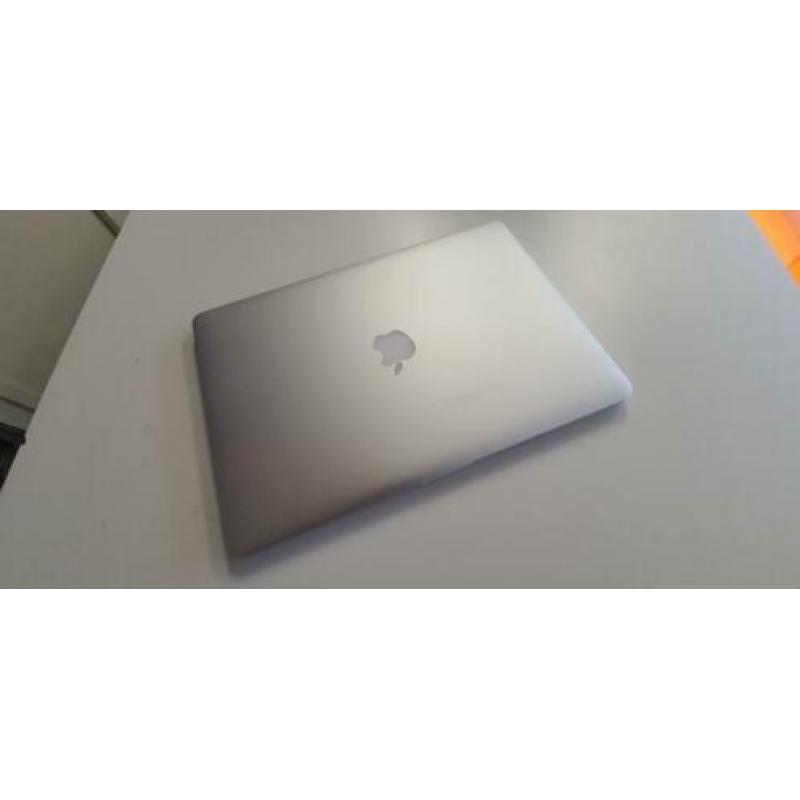 Apple a1398 i7-8gb-256SSD 15 inch early 2013
