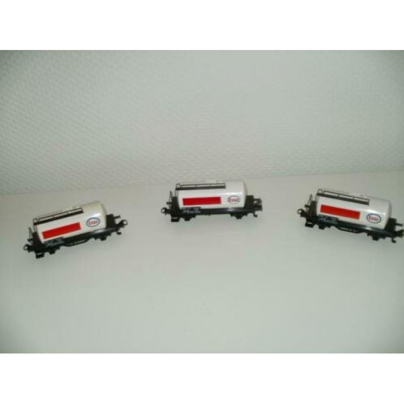 3 stuks marklin tankwagon van esso Ho no 4441.
