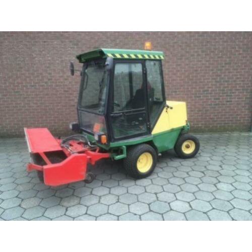 302. Sabo Roberine veegmachine met Nimos rolbezem