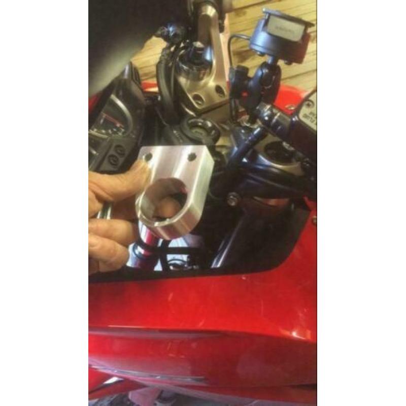 Stuurverhogers Honda VFR 800 vanaf bouwjaar 2014