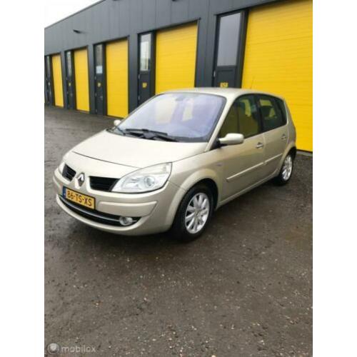 Renault Scenic 2.0-16V Tech Line