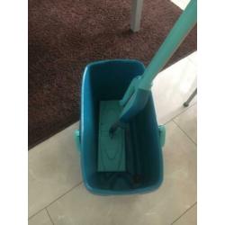 Dweilmop en emmer