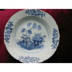 Diep bord met tuin decor, Qianlong periode 1735-1795