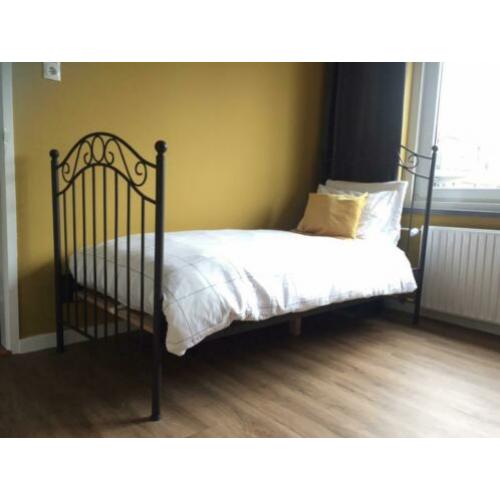 Frame bed, roestkleur, ijzer