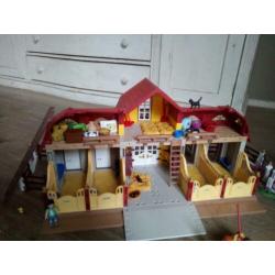Playmobil manege 5221 met zeer veel extra's