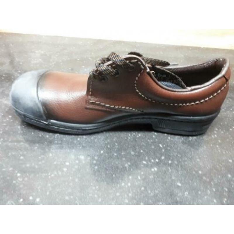 Te koop nieuwe werkschoenen maat 43 bruin
