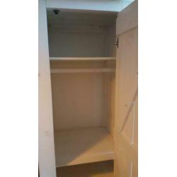 Nette kledinglast wit evt. voor op kinderkamer