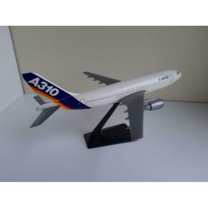 Airbus A310, A320 en A330 vliegtuigmodellen in 1/200