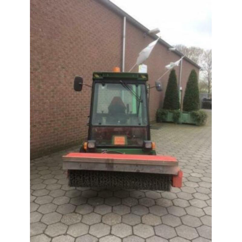302. Sabo Roberine veegmachine met Nimos rolbezem