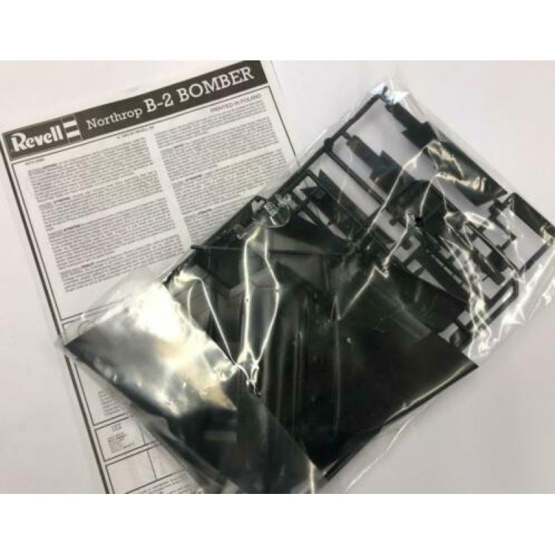 Coelianmodels Revell 04070, B-2 stealth bomber, 1/144 € 14,-