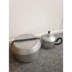 5 delig aluminium Pannenset voor op de camping +waterkeleltj