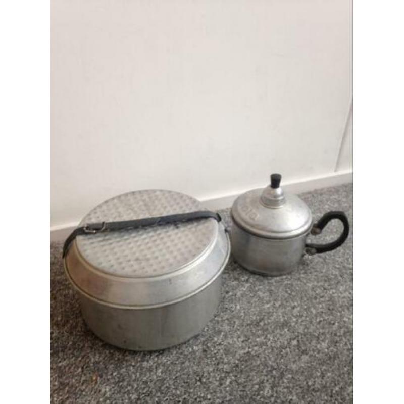 5 delig aluminium Pannenset voor op de camping +waterkeleltj