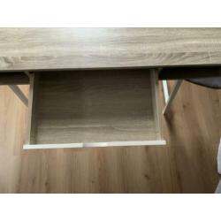 Bureau tafel met La