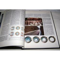 Alles over camera's. Hardcover met stofomslag. Nieuw.