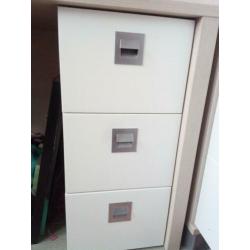 Bureau en kast kinderkamer tienerkamer