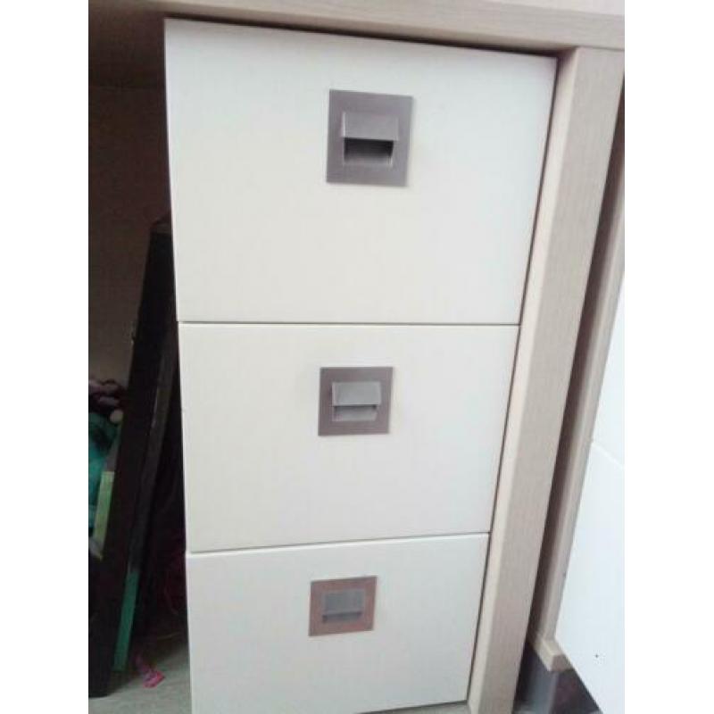 Bureau en kast kinderkamer tienerkamer