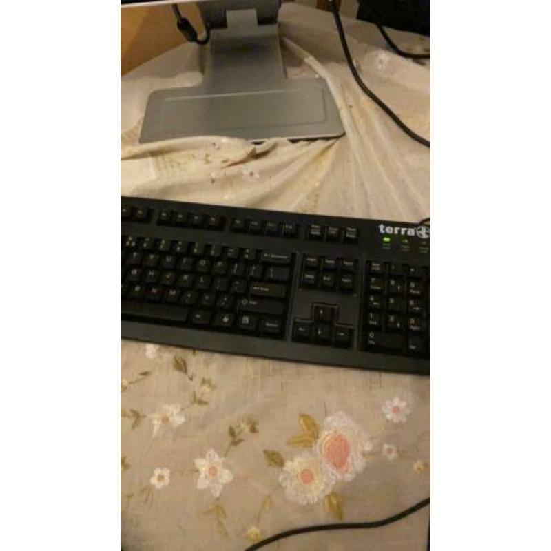Asus pc met muis en toetsenboard