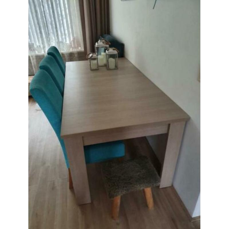 eettafel dressoir tvkast