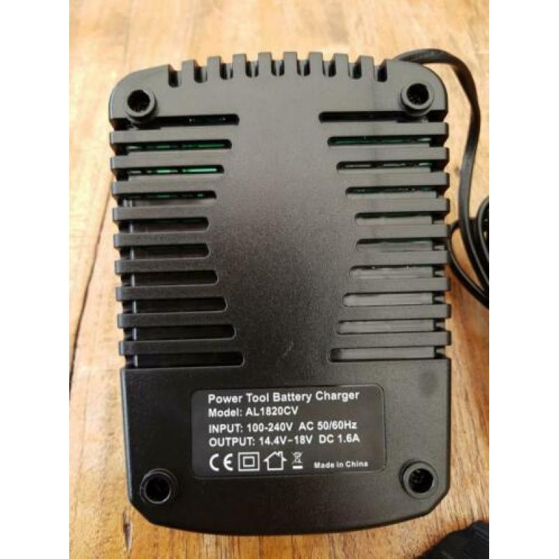 Bosch accu lader AL1820 18V €25.- met accu GBA 6.0 Ah €55.-
