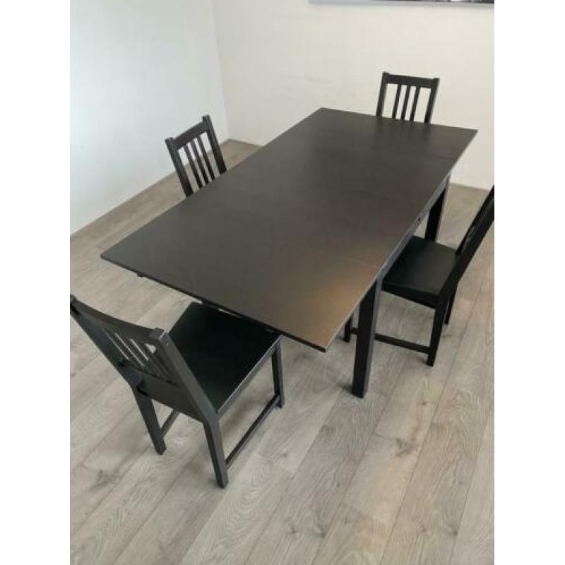 Uitschuifbare eettafel met 4 stoelen Bjursta stefan Ikea