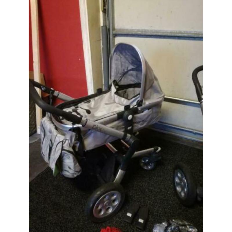 Joolz kinderwagen met 2 onderstellen en vele extra's