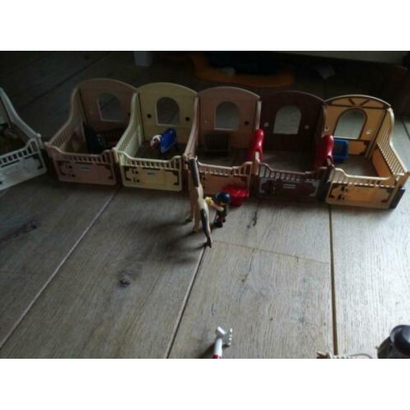 Playmobil manege 5221 met zeer veel extra's