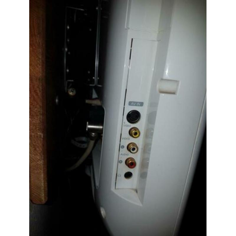 Samsung LCD TV doorsnee 62cm izgst