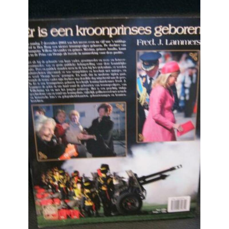 boek koningshuis/oranje/juliana/bernard/willem/amalia € 3,=