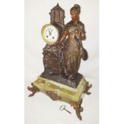 antieke franse pendule . circa 1860.