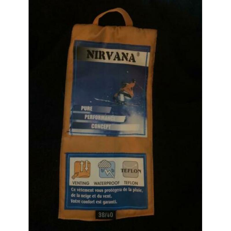 Nirvana ski snowboard jack 5 dgn gebruikt 38/40 als nieuw.