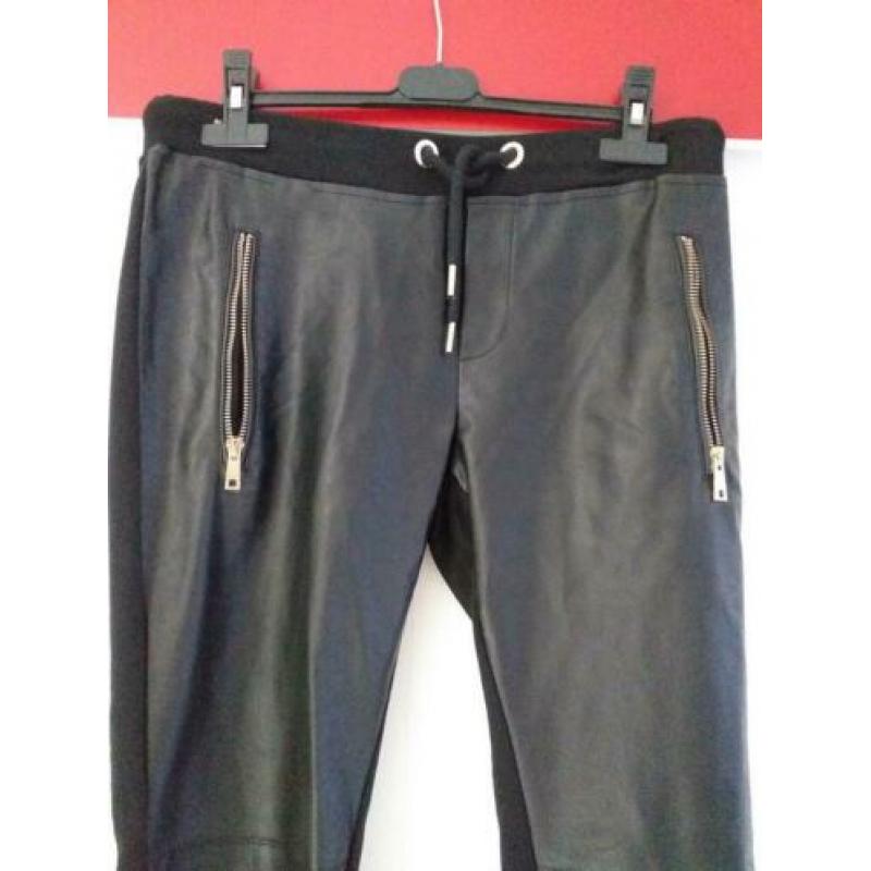 Leuke lederlook jogging model broek met stof mt M nieuw