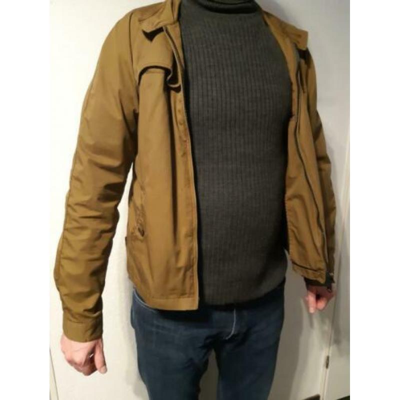 BURBERRY jas,maat L, goed voor lente en zomer
