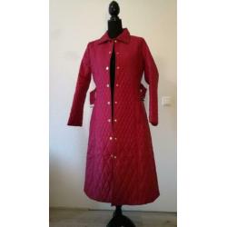 Mooi lange jas, maat 38, maroon.
