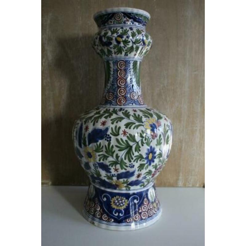 Knobbelvaas - Oud Delft - Polychroom