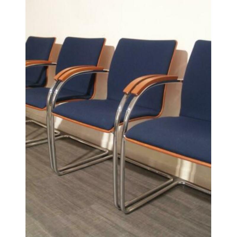 d) Thonet design zwevende buisframe stoelen 4x