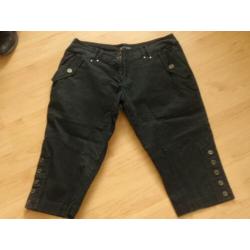 Armani Jeans: Zwarte Driekwart Broek - damesmaat 44