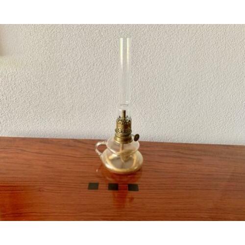 Oud glazen Olielamp ,olielampje van glas 28 cm hoog