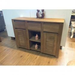 Kastje TEAKHOUT 120bx85h, leuke indeling. Badkamer geschikt.