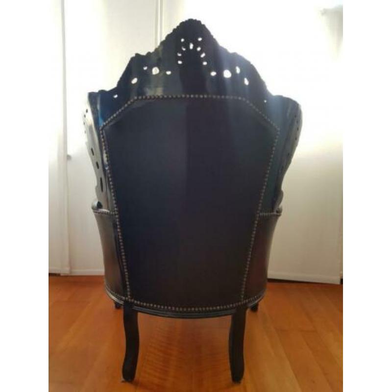Zwarte barok stoel, fauteuil, licht beschadigd.