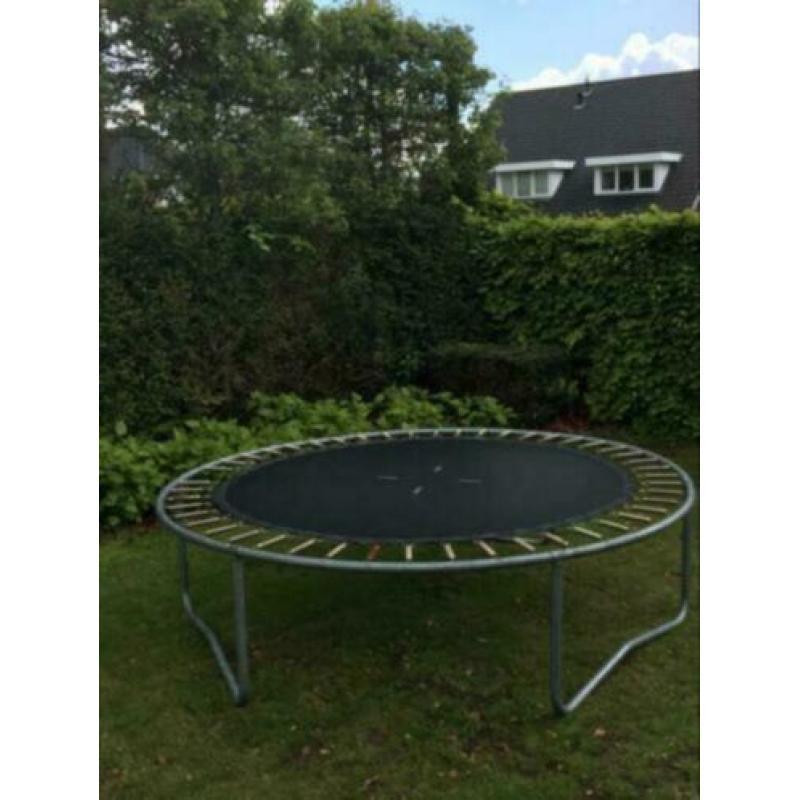 Trampoline