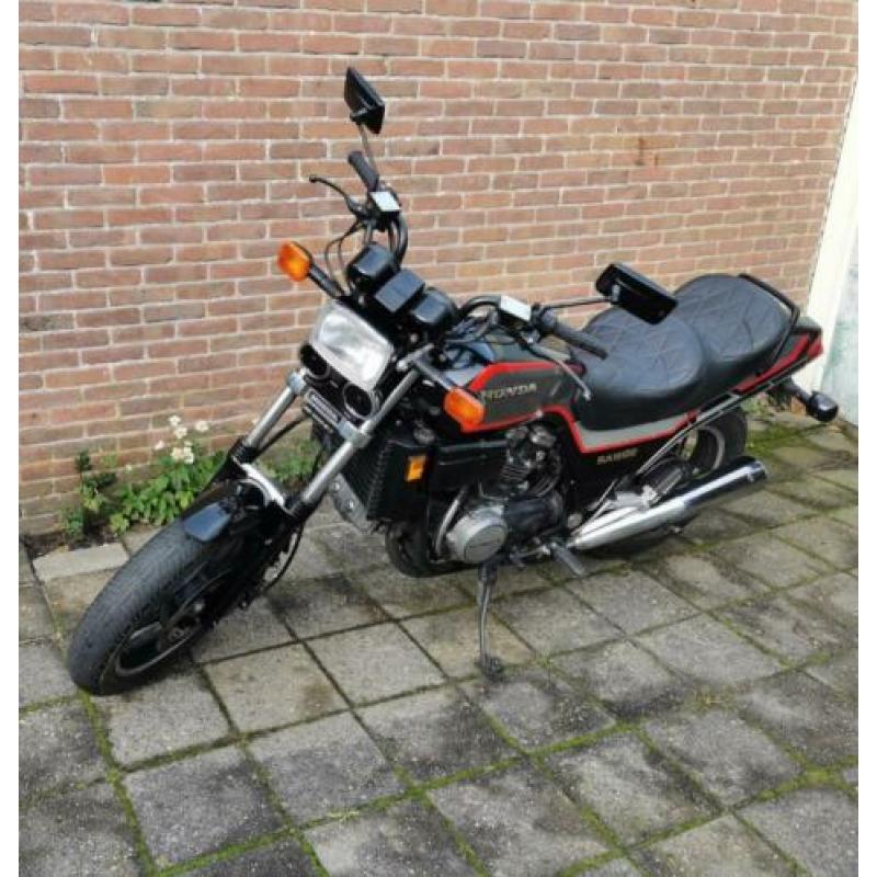 Honda VF700 sabre
