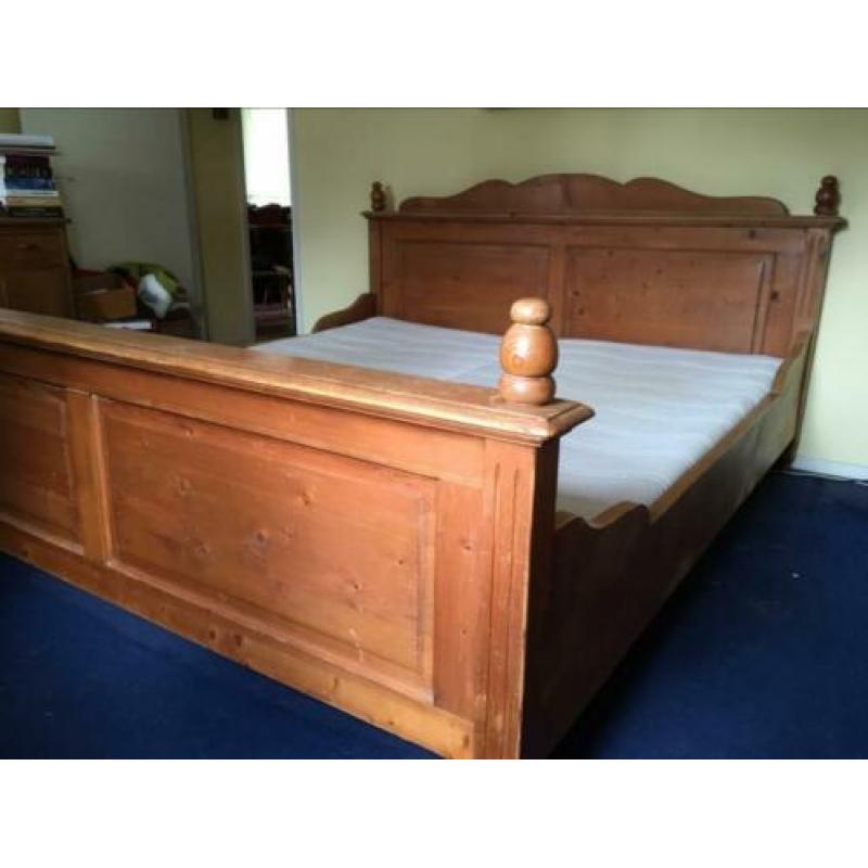 Massief Grenen tweepersoons bed 180 200