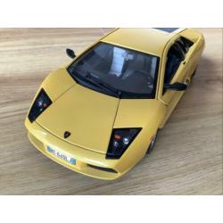 Bburago Lamborghini Murcielago Geel