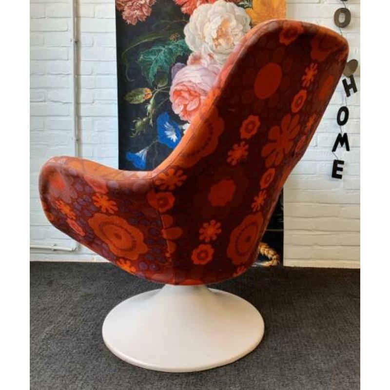 retro vintage draai fauteuil tulp voet Artifort flower power