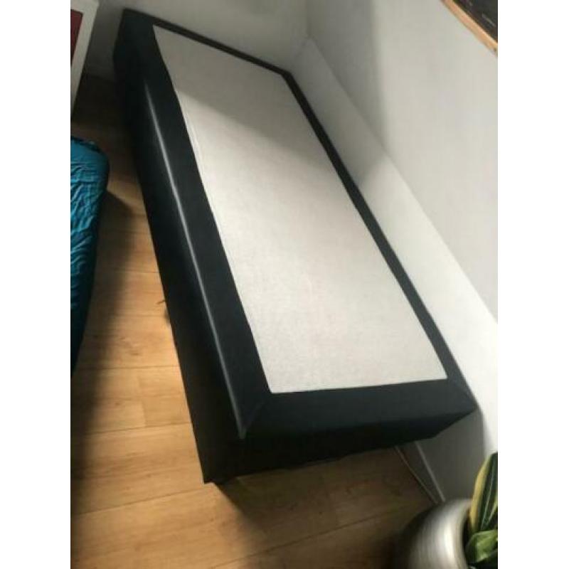 2x 1 persoons-boxspring hotelbed 1 persoons bed 90 x 200 zwa