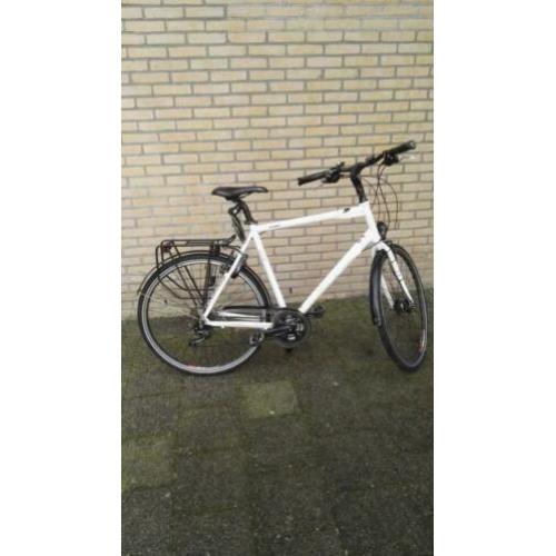 izgs mooie witte BeOne crossover herenfiets 61"