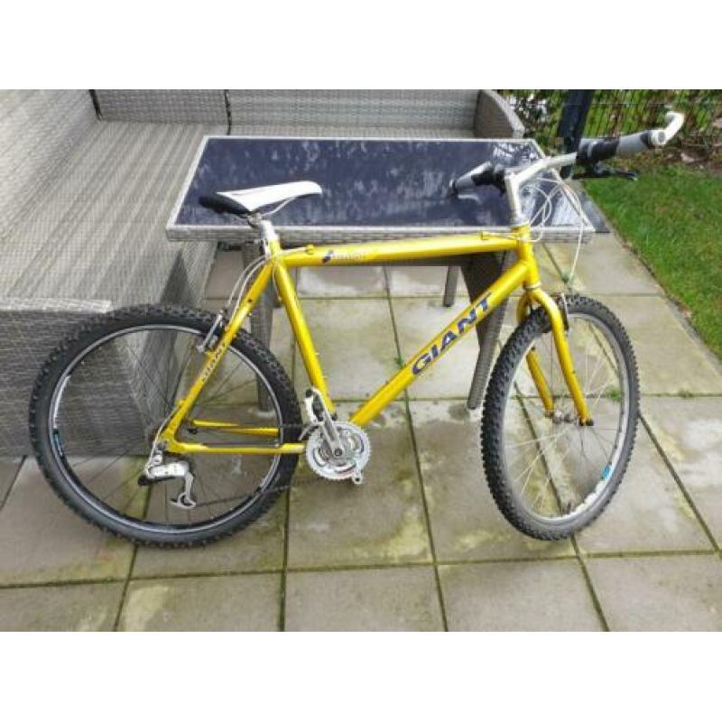 Heren Giant mountainbike geel/goud 21.5" frame, 26" wielen